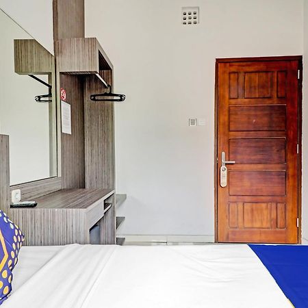 בנדונג Hotel O Cihampelas Near Ciwalk Formerly D'River Guest House מראה חיצוני תמונה