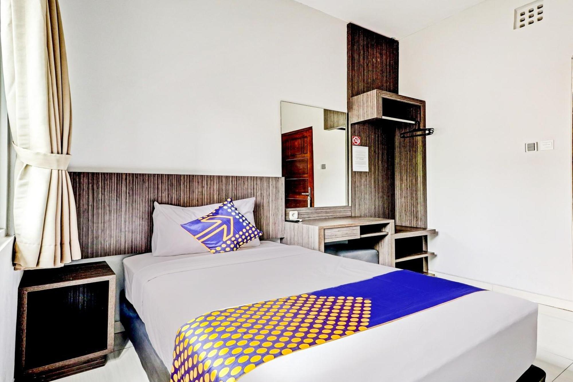 בנדונג Hotel O Cihampelas Near Ciwalk Formerly D'River Guest House מראה חיצוני תמונה