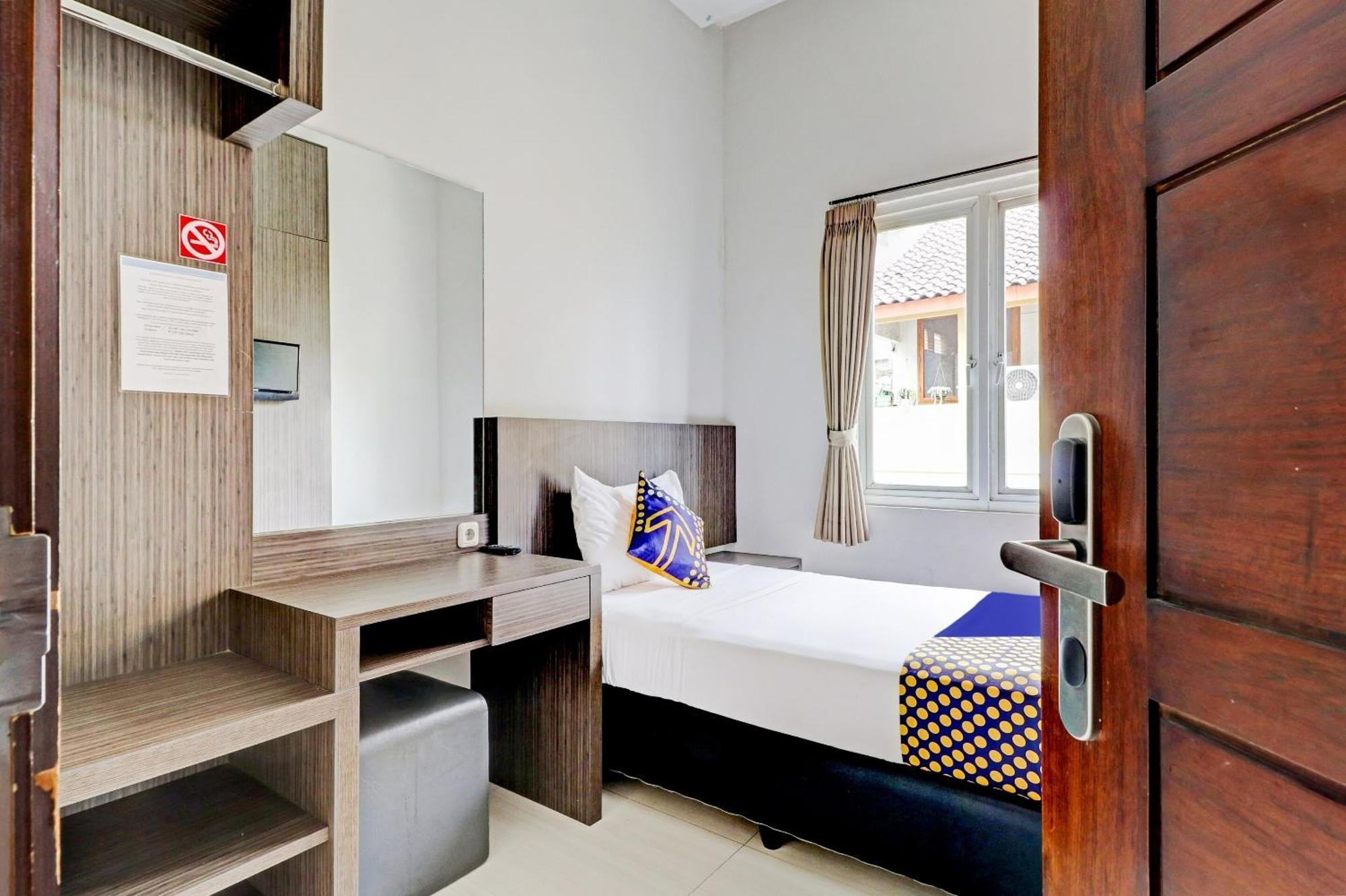 בנדונג Hotel O Cihampelas Near Ciwalk Formerly D'River Guest House מראה חיצוני תמונה