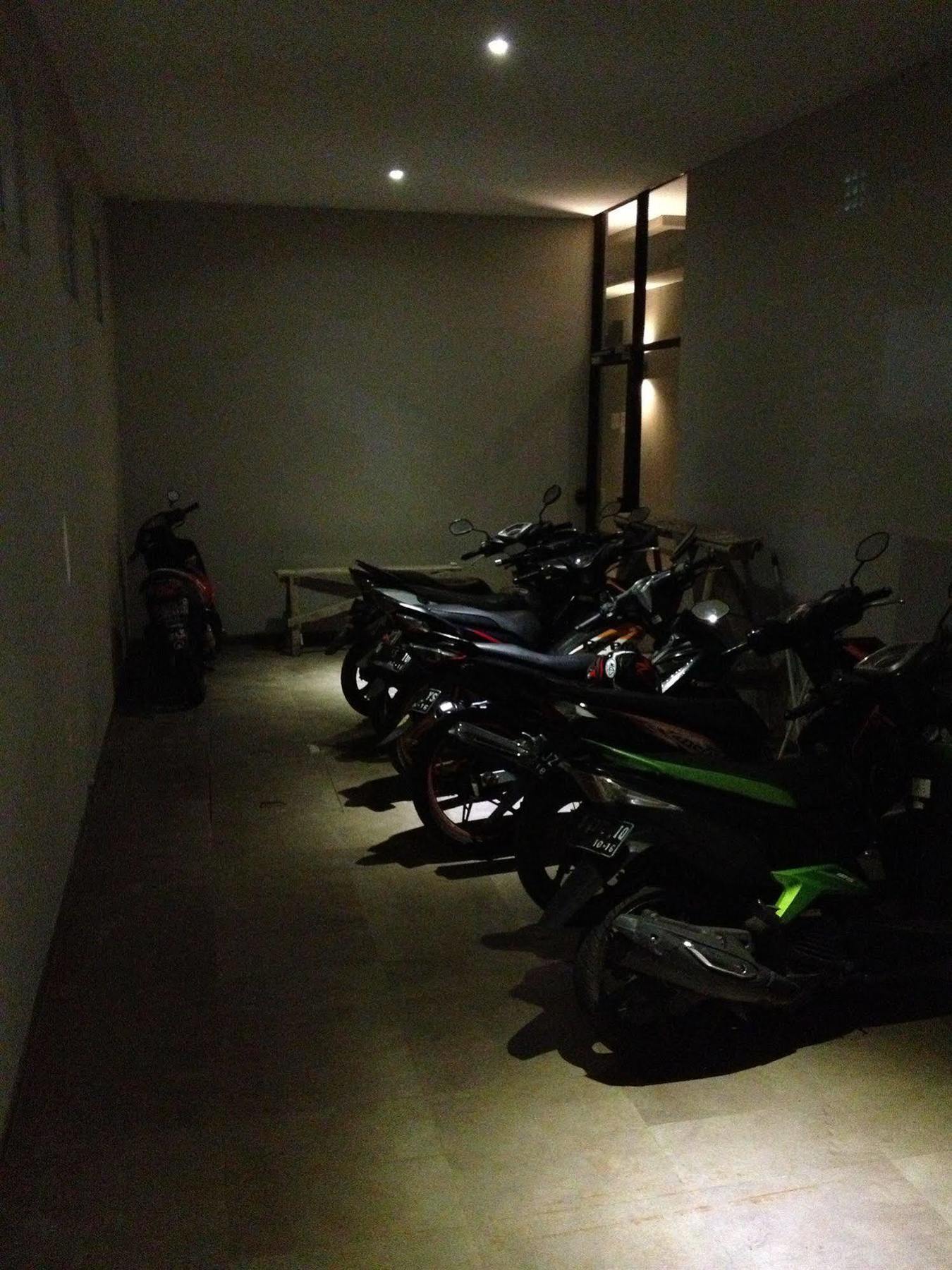 בנדונג Hotel O Cihampelas Near Ciwalk Formerly D'River Guest House מראה חיצוני תמונה