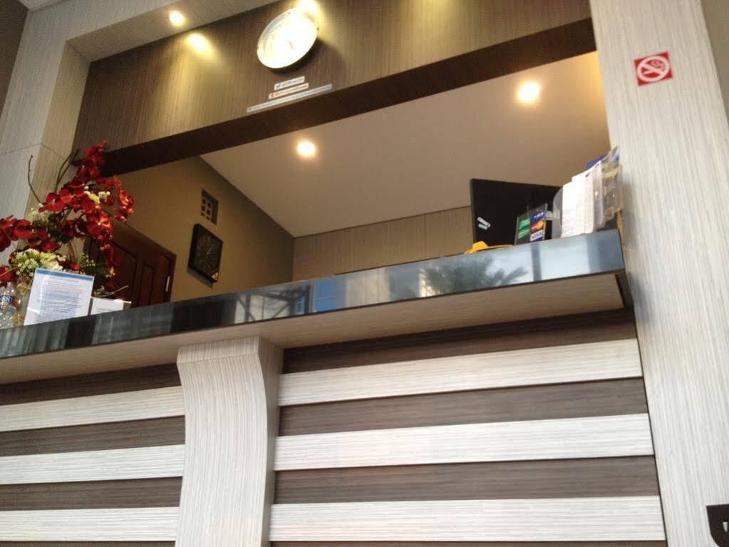 בנדונג Hotel O Cihampelas Near Ciwalk Formerly D'River Guest House מראה חיצוני תמונה