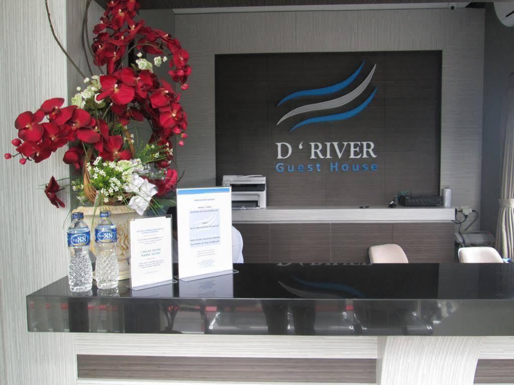 בנדונג Hotel O Cihampelas Near Ciwalk Formerly D'River Guest House מראה חיצוני תמונה